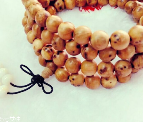 崖柏手串女人能帶嗎？崖柏手串適合女生戴嗎？
