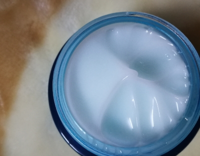 溫碧泉和百雀羚哪個好？
