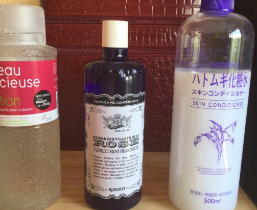 玫瑰水和薏仁水哪個(gè)好？玫瑰水和薏仁水對比