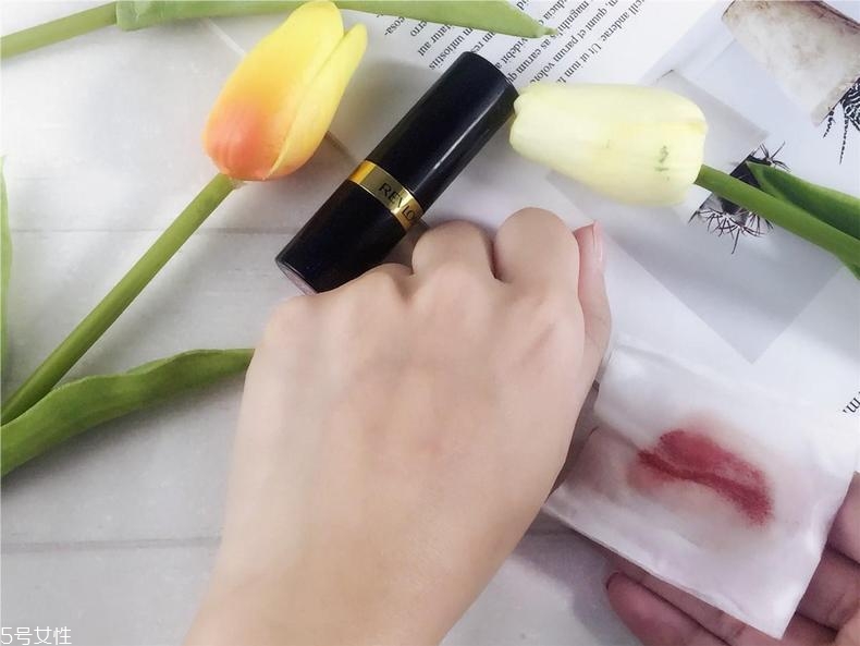 露華濃525是什么色？露華濃525適合黃皮嗎？
