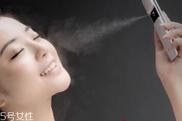 補水噴霧怎么定妝不花妝？補水噴霧的隱藏功能介紹