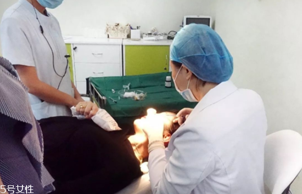 瘦臉針副作用多久出現(xiàn) 瘦臉針的過(guò)程 瘦臉針副作用多久出現(xiàn) 瘦臉針的過(guò)程