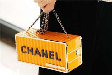 chanel集裝箱多少錢？香奈兒集裝箱包包正品價格