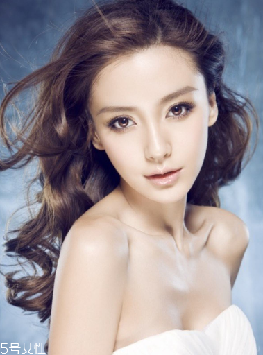 燙發(fā)不染色好看嗎？只燙不染也能美美的