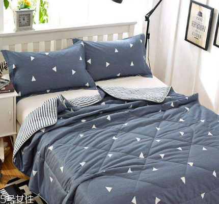 空調(diào)被發(fā)黃怎么辦？教你幾招瞬間洗白