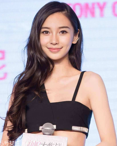 染發(fā)好還是戴假發(fā)好？染發(fā)假發(fā)選哪個