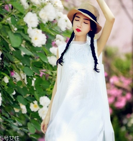 棉麻長(zhǎng)裙子怎么搭配？文藝妹紙都這樣穿