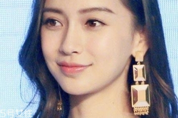 染發(fā)長出黑發(fā)怎么辦？補(bǔ)色來幫你