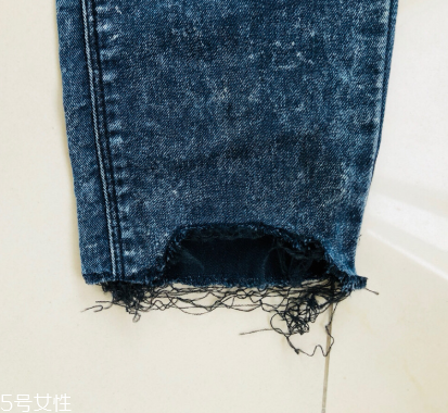 舊牛仔褲怎么改好看？只需幾步立馬變身時(shí)尚褲子