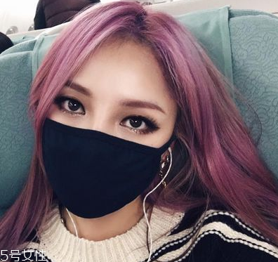 染粉色頭發(fā)多少錢貴不貴 染粉色頭發(fā)多少錢貴不貴