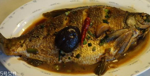 鳊魚(yú)的生活環(huán)境 鳊魚(yú)生活在哪 鳊魚(yú)的生活環(huán)境 鳊魚(yú)生活在哪