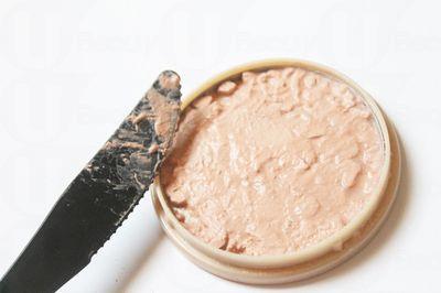 粉餅摔壞了如何修復(fù) 神奇的粉餅復(fù)原法 粉餅摔壞了如何修復(fù) 神奇的粉餅復(fù)原法