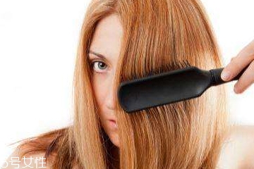 頭發(fā)干枯毛躁是什么原因 3個習(xí)慣造成枯發(fā)