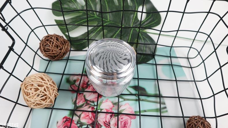 蒂佳婷和珂萊歐素顏霜比較 2款大熱選手全面對比 蒂佳婷和珂萊歐素顏霜比較 2款大熱選手全面對比