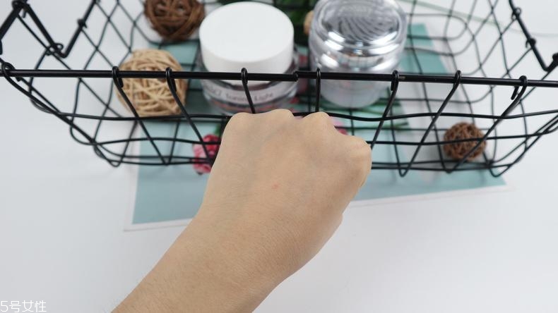 蒂佳婷和珂萊歐素顏霜比較 2款大熱選手全面對比 蒂佳婷和珂萊歐素顏霜比較 2款大熱選手全面對比