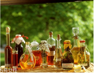 精油保質(zhì)期一般多久 精油日常保存也要注意 精油保質(zhì)期一般多久 精油日常保存也要注意