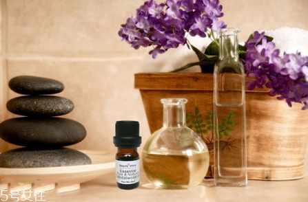 精油保質(zhì)期一般多久 精油日常保存也要注意 精油保質(zhì)期一般多久 精油日常保存也要注意