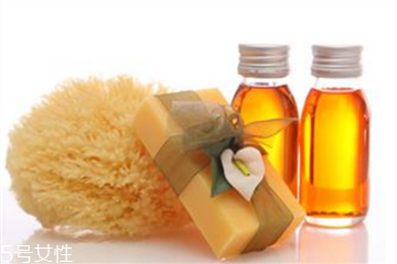 精油能去黑眼圈嗎 精油去黑眼圈的方法具體步驟 精油能去黑眼圈嗎 精油去黑眼圈的方法具體步驟