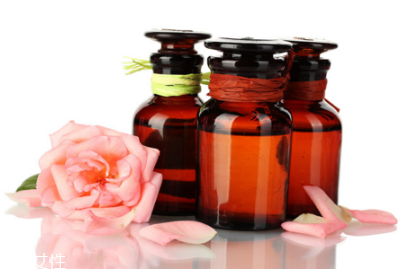 精油能去黑眼圈嗎 精油去黑眼圈的方法具體步驟 精油能去黑眼圈嗎 精油去黑眼圈的方法具體步驟