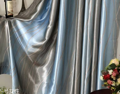 真絲可以用洗衣液洗嗎 要選用中性洗衣液 真絲可以用洗衣液洗嗎 要選用中性洗衣液