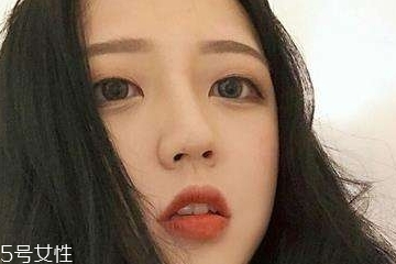 睫毛膏先刷白色還是黑色 當(dāng)然是白色 睫毛膏先刷白色還是黑色 當(dāng)然是白色