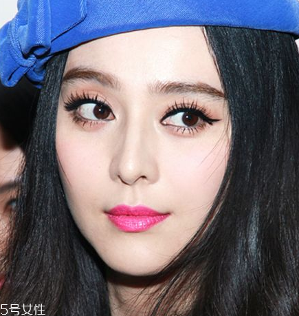 眼線筆軟毛的好還是海綿的好 眼線筆軟毛的好還是海綿的好