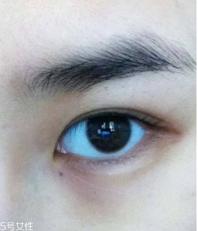 眼線筆染衣服了怎么辦 這樣拯救你的衣服 眼線筆染衣服了怎么辦 這樣拯救你的衣服