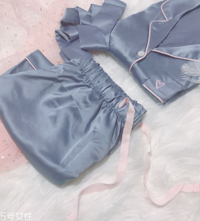 真絲上的血跡怎么洗掉 學(xué)會生活小竅門 真絲上的血跡怎么洗掉 學(xué)會生活小竅門