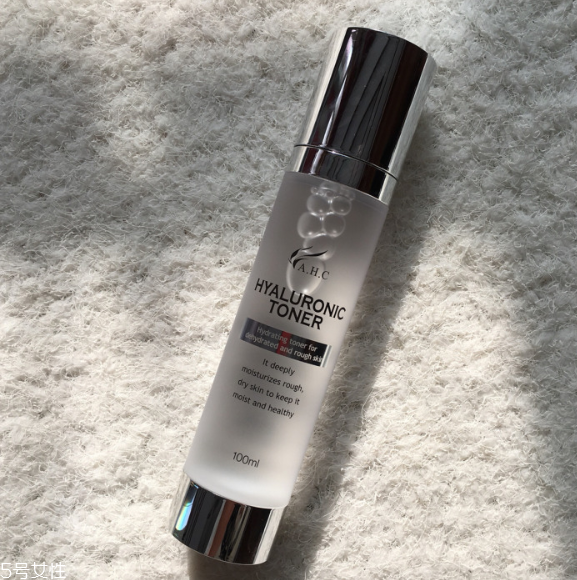 25歲以下用什么爽膚水好 成分越精簡(jiǎn)越好 25歲以下用什么爽膚水好 成分越精簡(jiǎn)越好