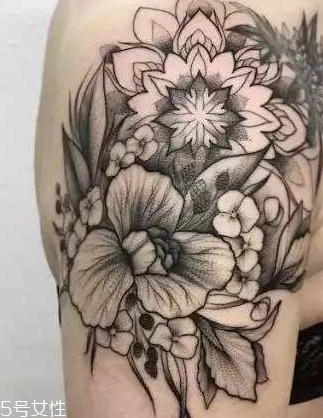 紋身會(huì)因?yàn)榕质葑兓瘑?這個(gè)是肯定的 紋身會(huì)因?yàn)榕质葑兓瘑?這個(gè)是肯定的