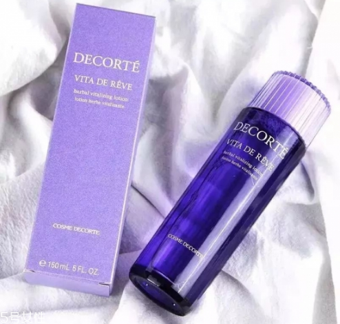 夏天用什么護膚品補水 適合夏天的水乳推薦 夏天用什么護膚品補水 適合夏天的水乳推薦