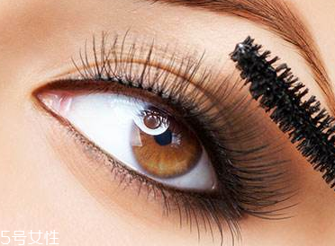 嫁接睫毛后怎么畫(huà)眼妝 可以畫(huà)眼影無(wú)需畫(huà)眼線