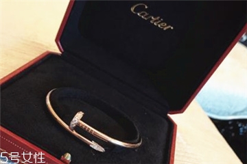卡地亞釘子手鐲多少錢(qián) 展現(xiàn)御姐風(fēng)范