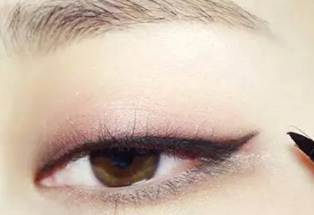 韓國眼線妝畫法步驟 韓國眼線妝畫法步驟