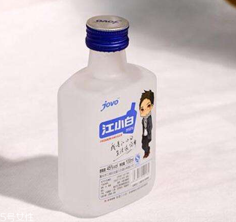 白酒是不是放的時(shí)間越長(zhǎng)越好 要滿足一些條件 白酒是不是放的時(shí)間越長(zhǎng)越好 要滿足一些條件