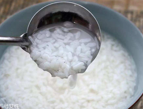 米酒是什么顏色 一般是白色的 米酒是什么顏色 一般是白色的