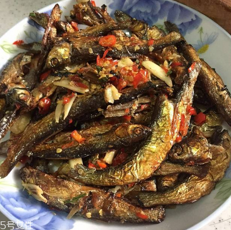 刁子魚(yú)刺多嗎 刺有點(diǎn)小多