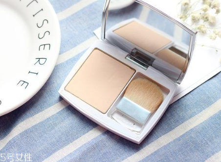 油性皮膚容易脫妝怎么辦 4種產(chǎn)品持妝一整天 油性皮膚容易脫妝怎么辦 4種產(chǎn)品持妝一整天