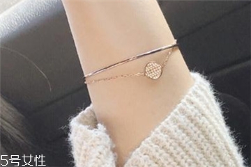 施華洛世奇手鏈掉色嗎 日常保養(yǎng)很重要 施華洛世奇手鏈掉色嗎 日常保養(yǎng)很重要