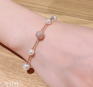 施華洛世奇手鏈掉色嗎 日常保養(yǎng)很重要 施華洛世奇手鏈掉色嗎 日常保養(yǎng)很重要