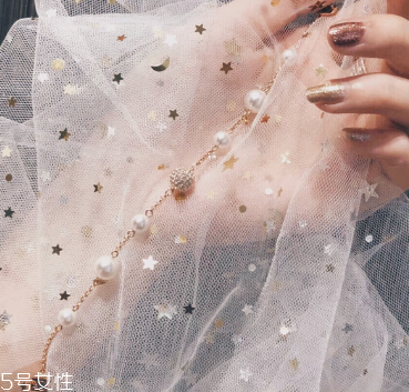 施華洛世奇手鏈可以碰水嗎 會(huì)變得暗淡 施華洛世奇手鏈可以碰水嗎 會(huì)變得暗淡