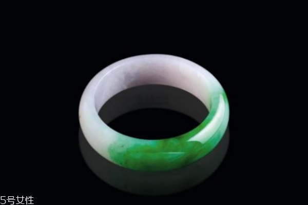 翡翠手鐲取不下來怎么辦 不要硬取 翡翠手鐲取不下來怎么辦 不要硬取