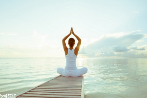 什么瑜伽體式可以排毒 排毒的瑜伽體式 什么瑜伽體式可以排毒 排毒的瑜伽體式