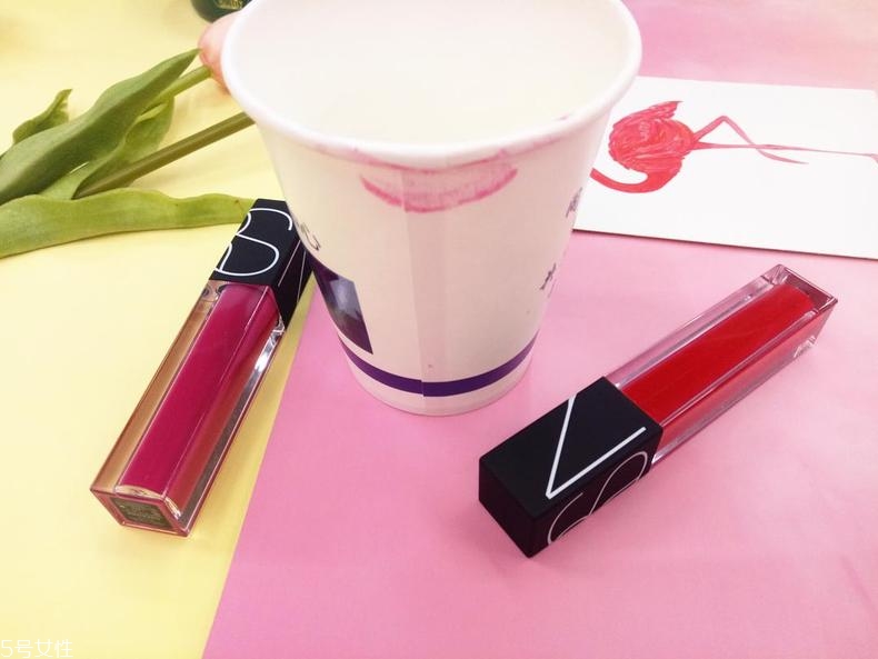 nars絲絨水霧柔滑唇霜怎么樣 比一般口紅更加顯色 nars絲絨水霧柔滑唇霜怎么樣 比一般口紅更加顯色