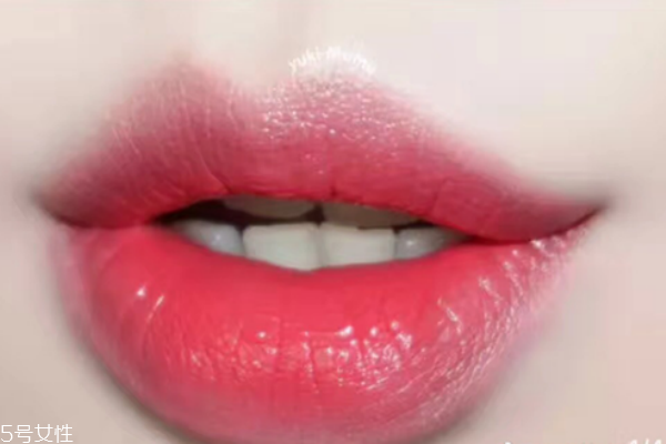 紀梵希口紅301是什么顏色 紀梵?？诩t301試色