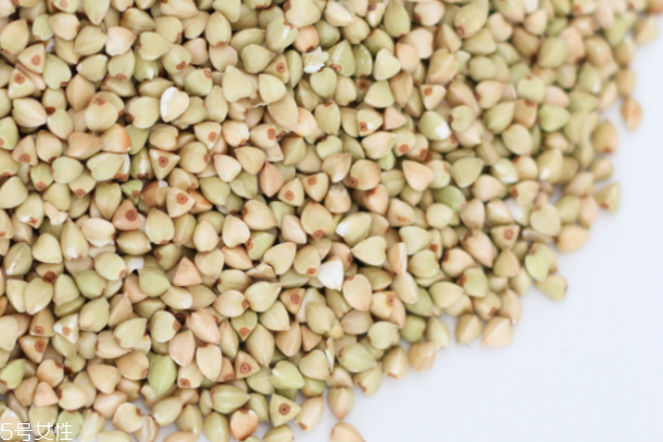 蕎麥吃多了會(huì)便秘嗎 這個(gè)擔(dān)心是多余的 蕎麥吃多了會(huì)便秘嗎 這個(gè)擔(dān)心是多余的