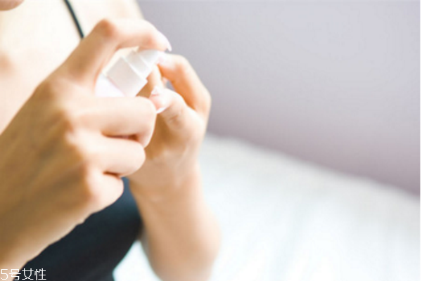 秋冬季節(jié)感冒了如何選擇護(hù)膚品 秋冬季節(jié)感冒了如何選擇護(hù)膚品