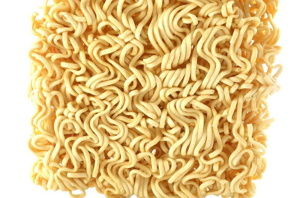 方便面是誰發(fā)明的？買方便面注意看保質(zhì)期