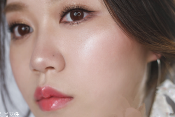 張韶涵妝容怎么畫 張韶涵妝容剖析 張韶涵妝容怎么畫 張韶涵妝容剖析