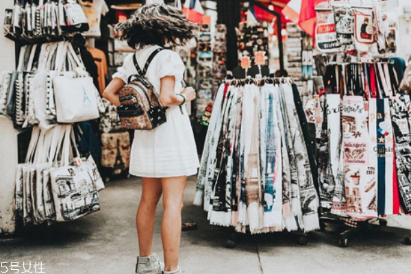 秋季包包搭配圖片 每一款都很實(shí)用 秋季包包搭配圖片 每一款都很實(shí)用